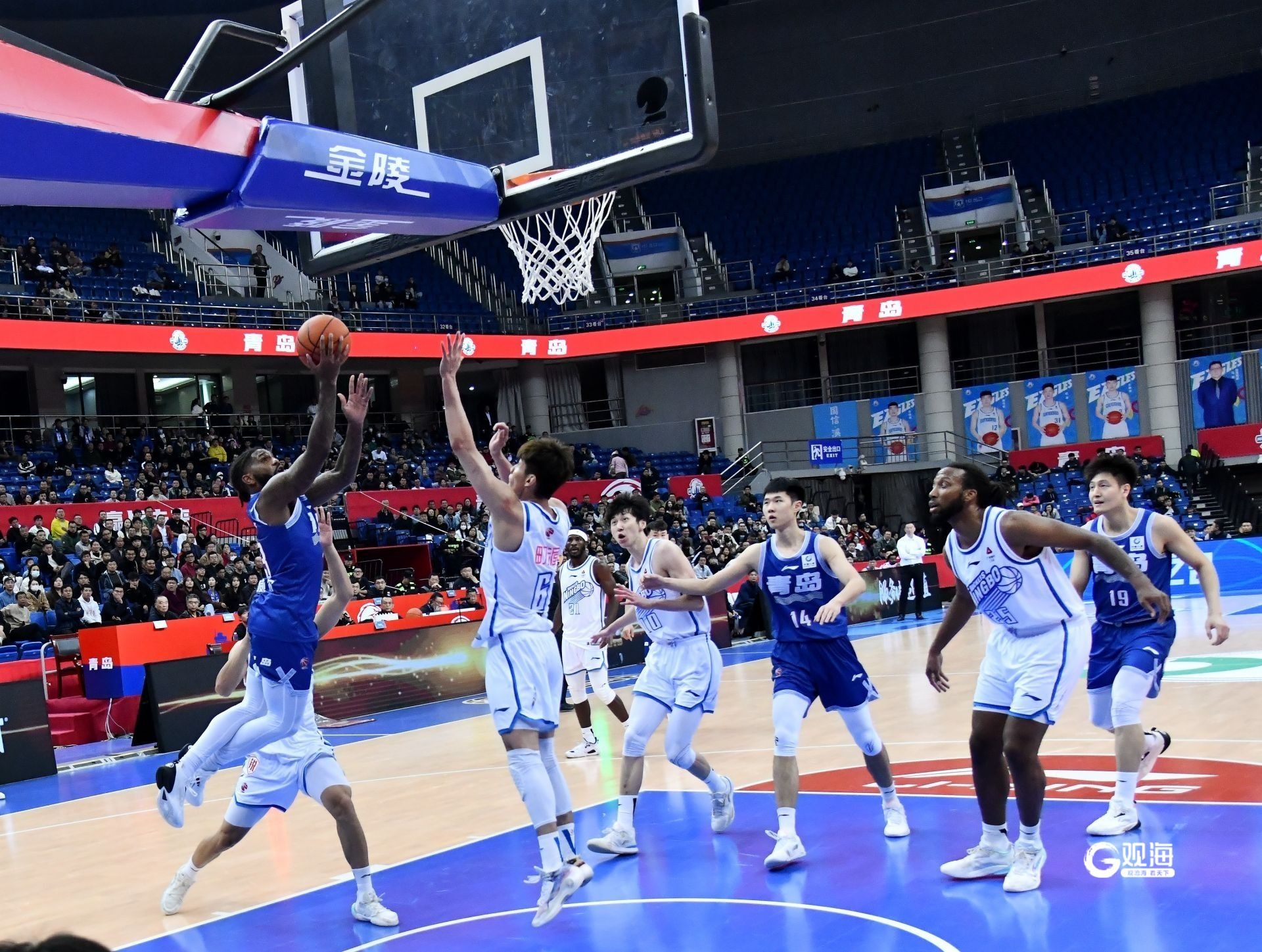 九游体育-比赛过程精彩纷呈，CBA联赛气氛热烈