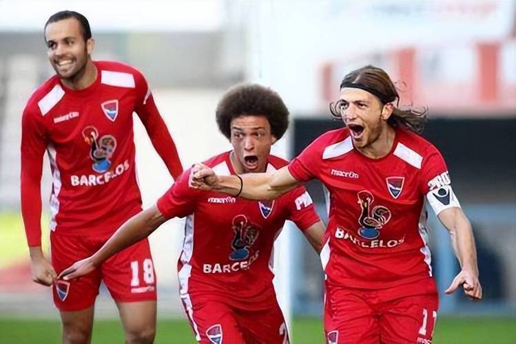 阿尔法队中场核心状态神勇，成为关键战术球员