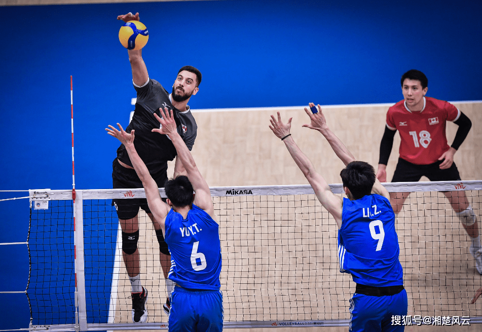 加拿大队陷入困境，寻求突破