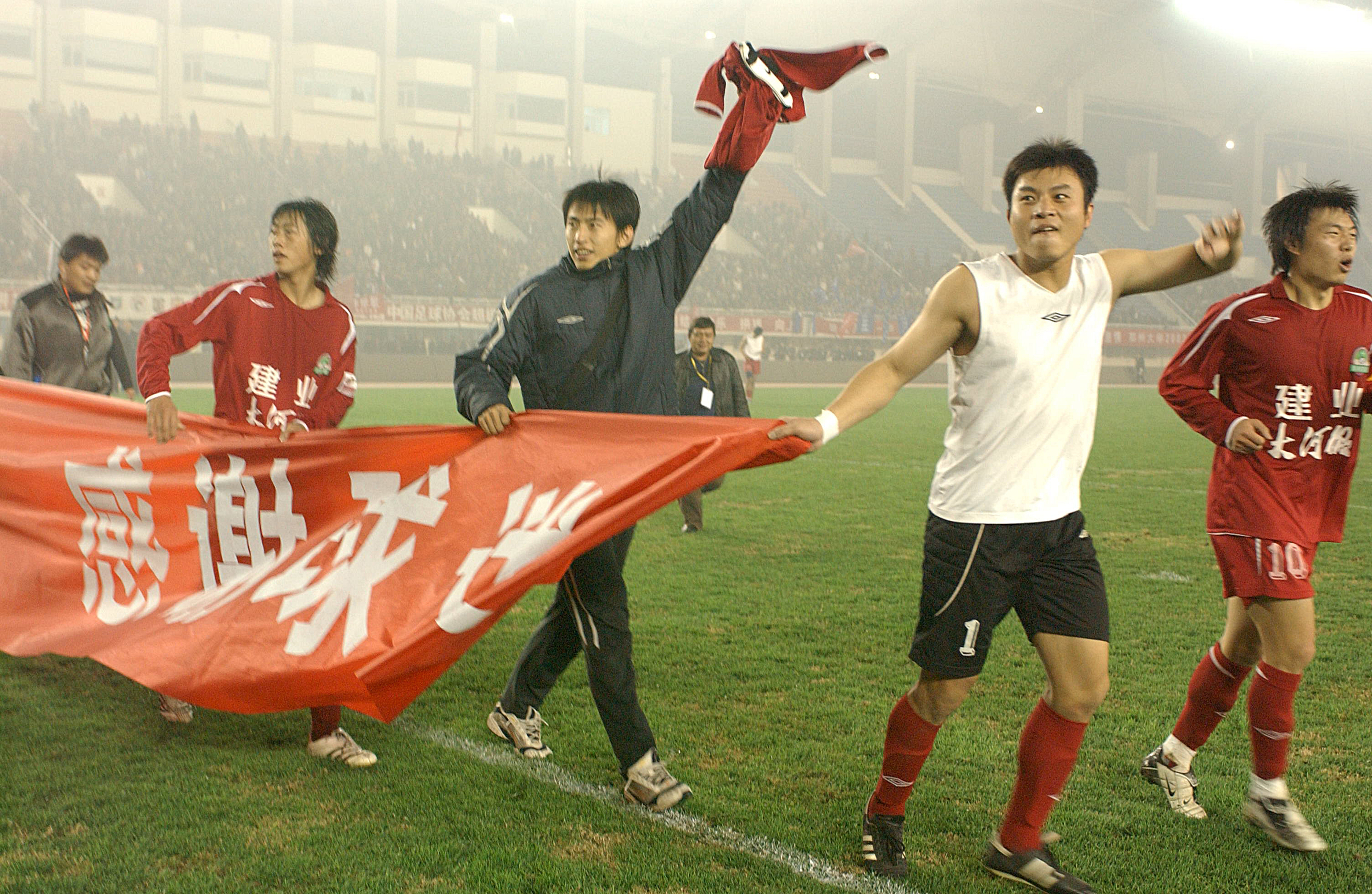 九游体育亚洲官网-河南建业险胜对手，暂时摆脱降级区困境