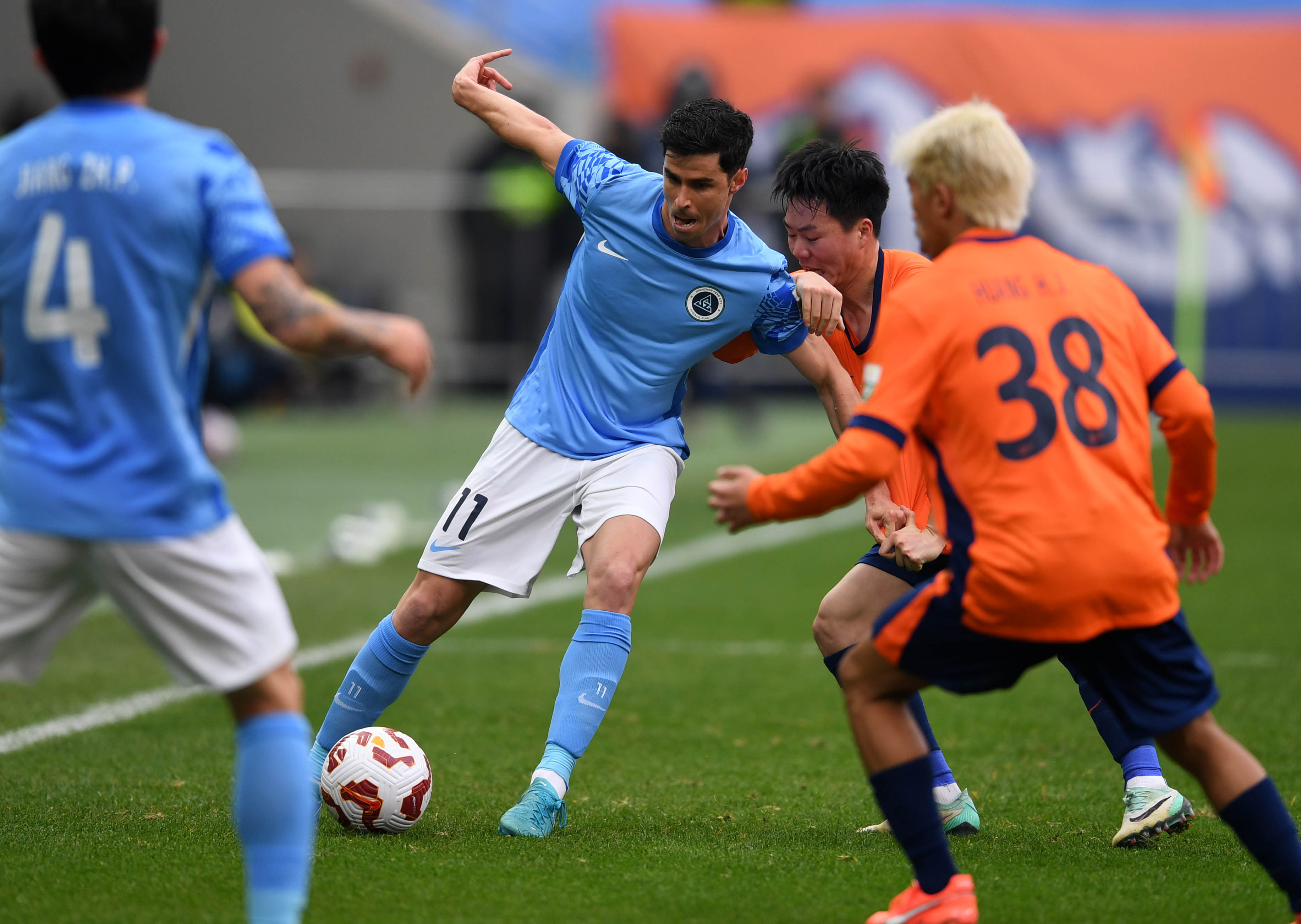 九游体育app下载-包含球星表现抢眼，领导团队赢得胜利的词条