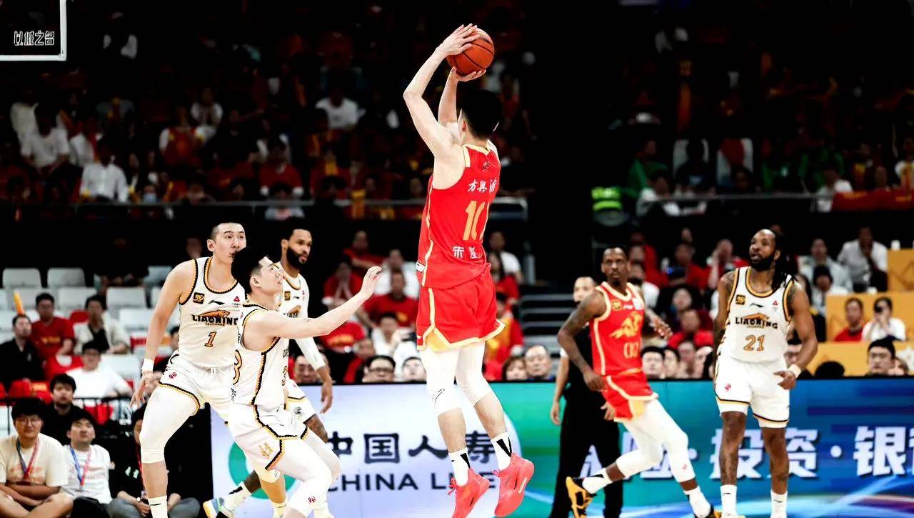 九游体育登录-关于辽宁队在赛场上努力拼搏，最终夺冠成功的信息