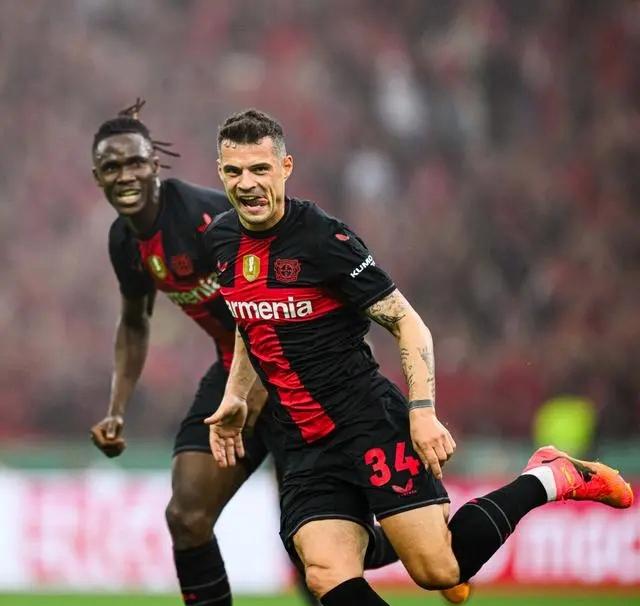 九游体育官网入口-世界杯巨星对决，球场上一场铁血较量