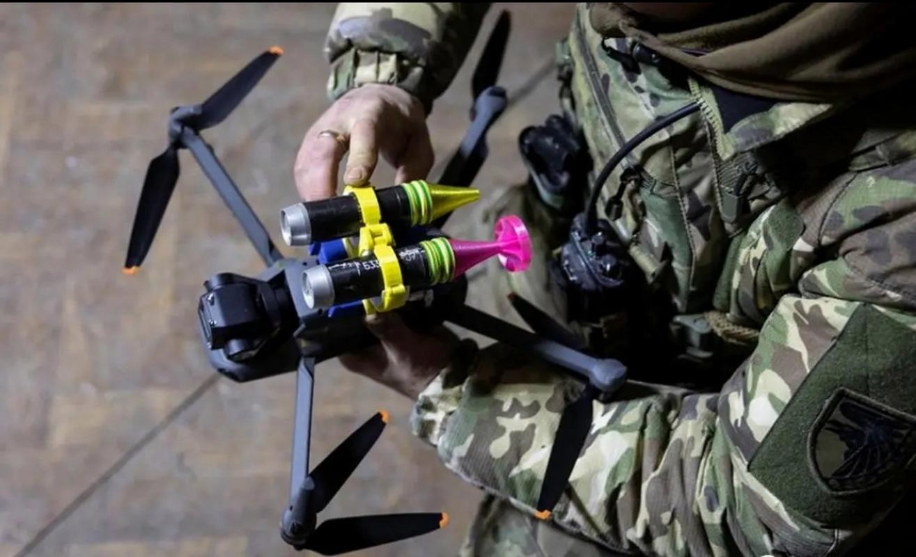 包含乌克兰队备战引人瞩目，士气高昂的词条