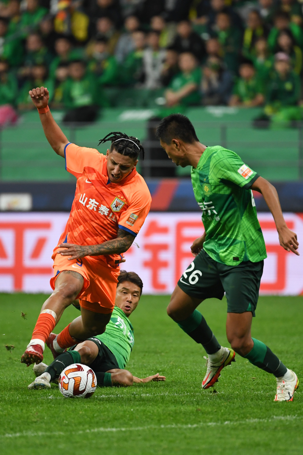 北京国安主场战平广州恒大，继续保持不败