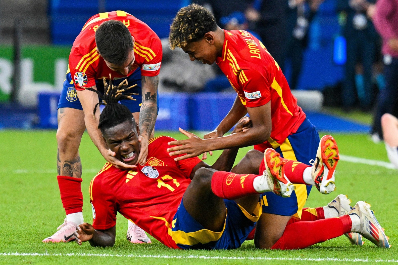 九游体育中国官网-体育界焦点：足球明星对决势不可挡的简单介绍