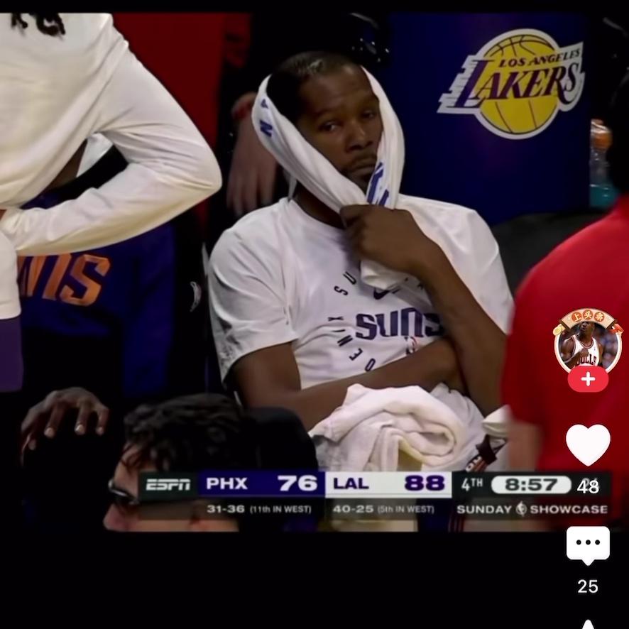 包含篮网遇冷失利，杜兰特深夜独自回到球馆进行训练的词条