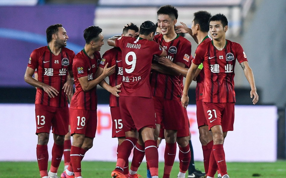 上港大胜建业，整体实力优势尽显让对手不堪一击的简单介绍