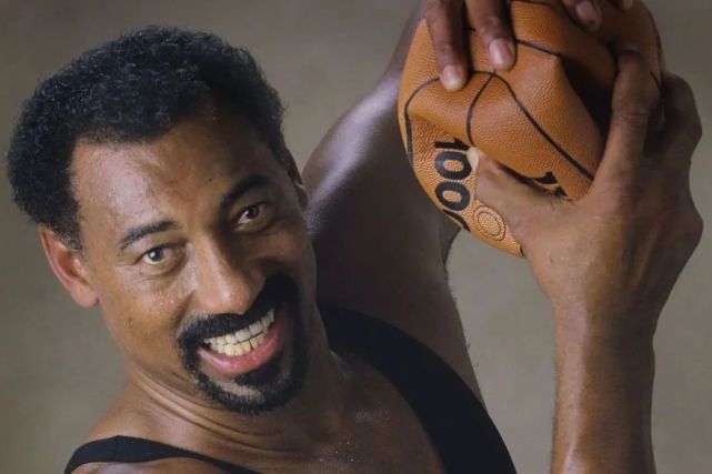 九游体育网页版登录入口-包含张伯伦在季后赛表现稳定将成为队伍新的得分支柱的词条